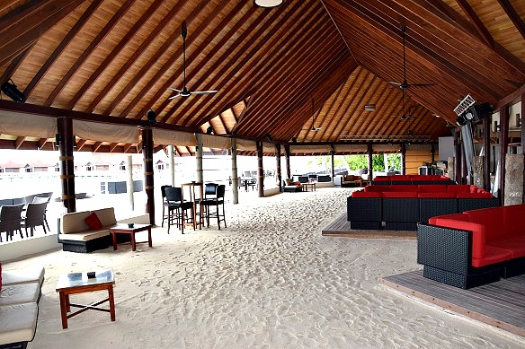 6 Malediven - Robinson Club Funamadua - Bar