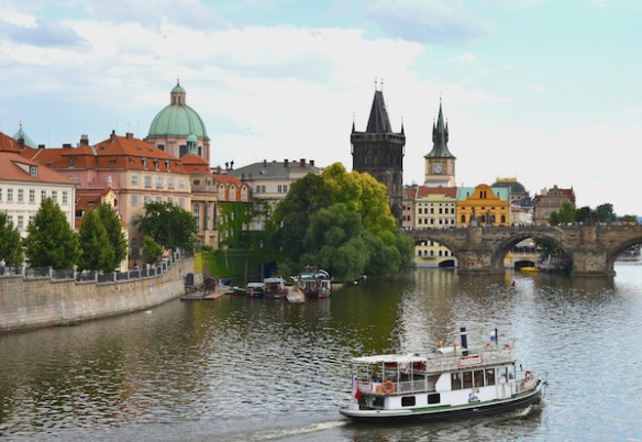 Foto 2 - Blick auf die Moldau und die Karlsbrücke in Prag