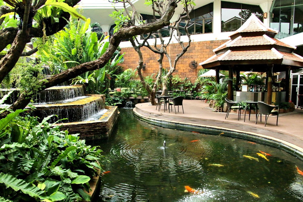 Hotel Dusit Thani Bangkok Gartenteich