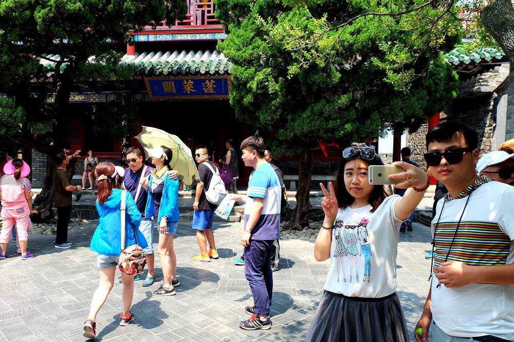 18_Penglai Pavilion Shandong China Touristen