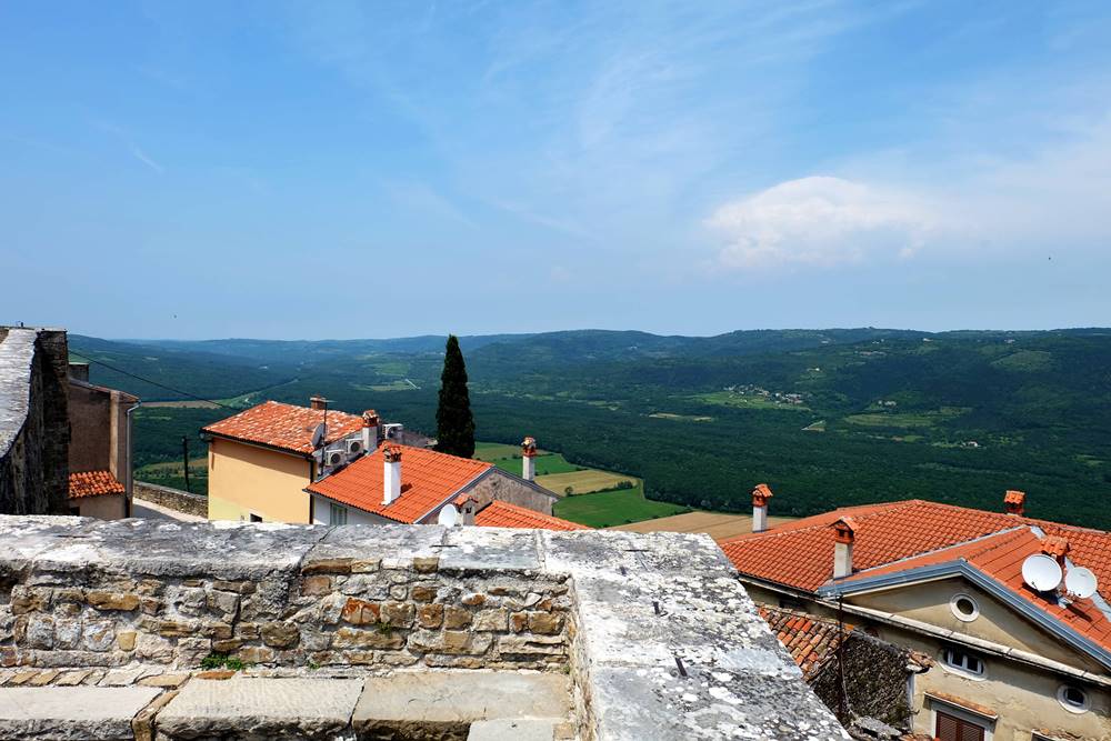 Bild 27 Stadtmauer Motovun Istrien Kroatien