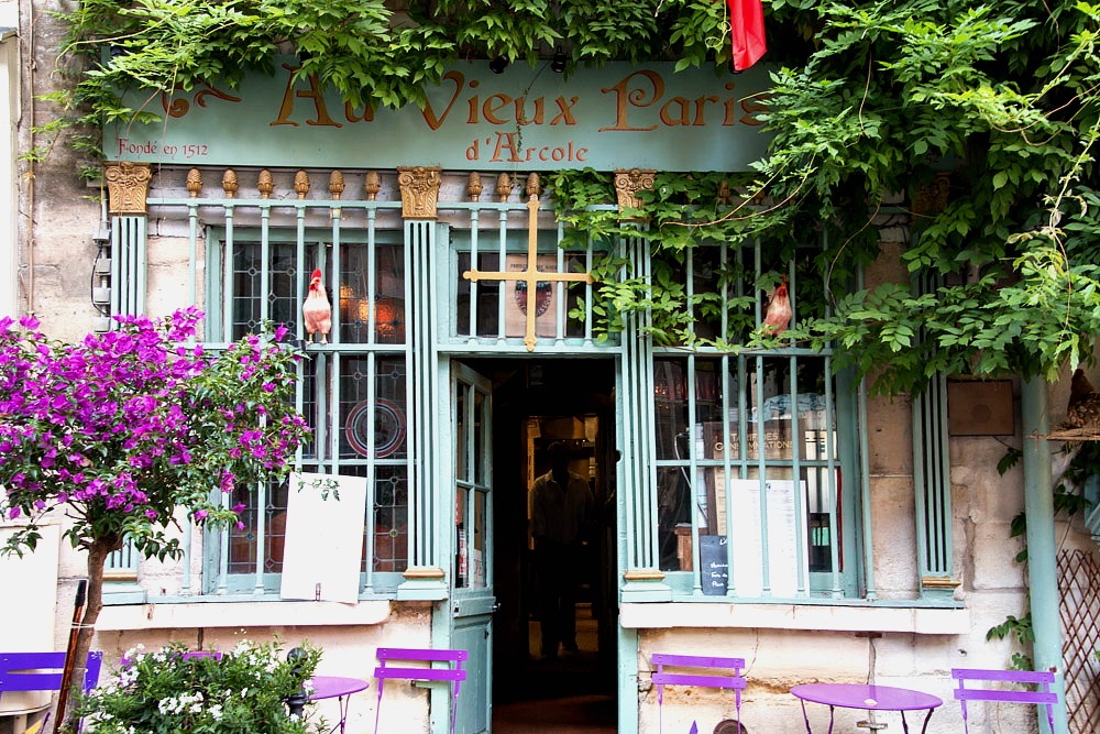 Au Vieux Paris d'Arcole romantisches Restaurant Sommer Blumen