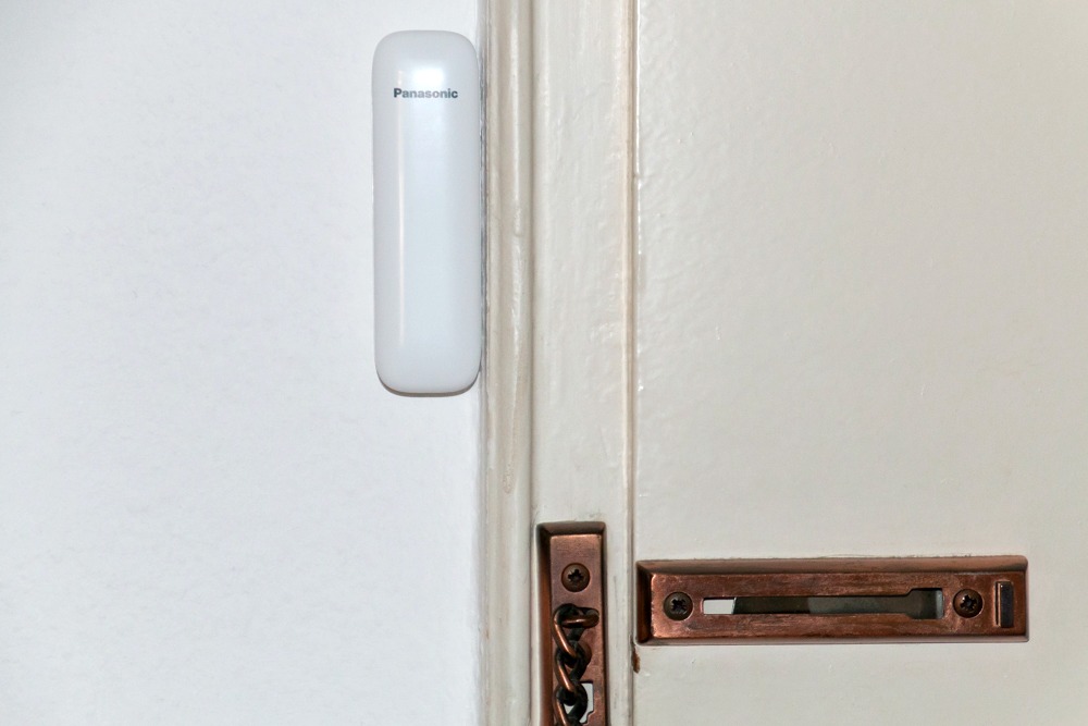 Panasonic Smart Home Türsensor Urlaub Reise Hausüberwachung