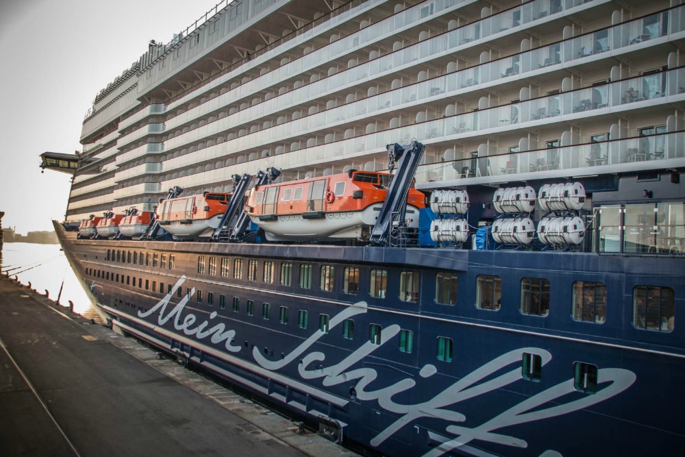 Mein Schiff 5 in Barcelona