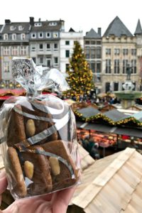 Der Weihnachtsmarkt Aachen ist einer der schönsten und größten Märkte in Europa. Ich erzählte euch davon, mit vielen Bildern. #Aachen #Deutschland #Weihnachtsmarkt #ChristmasMarket #Weihnachten #Printen
