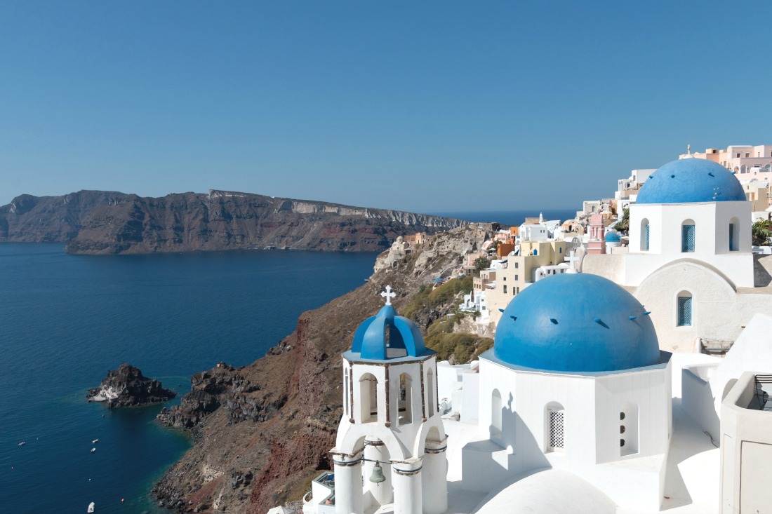 Santorini: Blaue Kuppeln in Oia, Santorin Griechenland