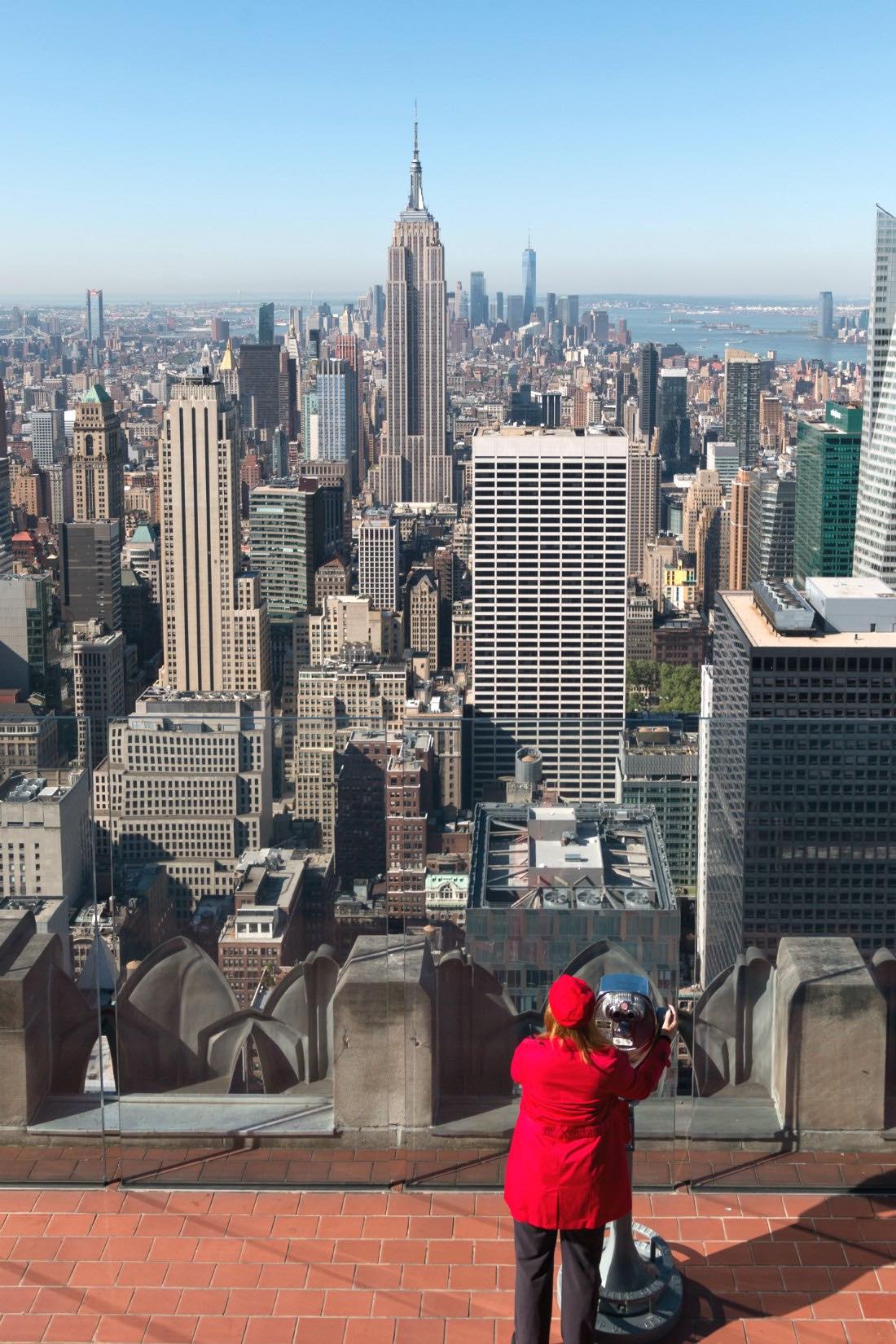 Hol dir die New York Reise Tipps zur besten Aussichtsplattform: Top of the Rock (Rockefeller Center), One World Observatory (One World Trade Center), Empire State Building oder The Edge. Aussichtspunkte New York City - Infos wie Höhe, Tickets und Wartezeit. #NewYork #NYC #Urlaub #Reisen 
