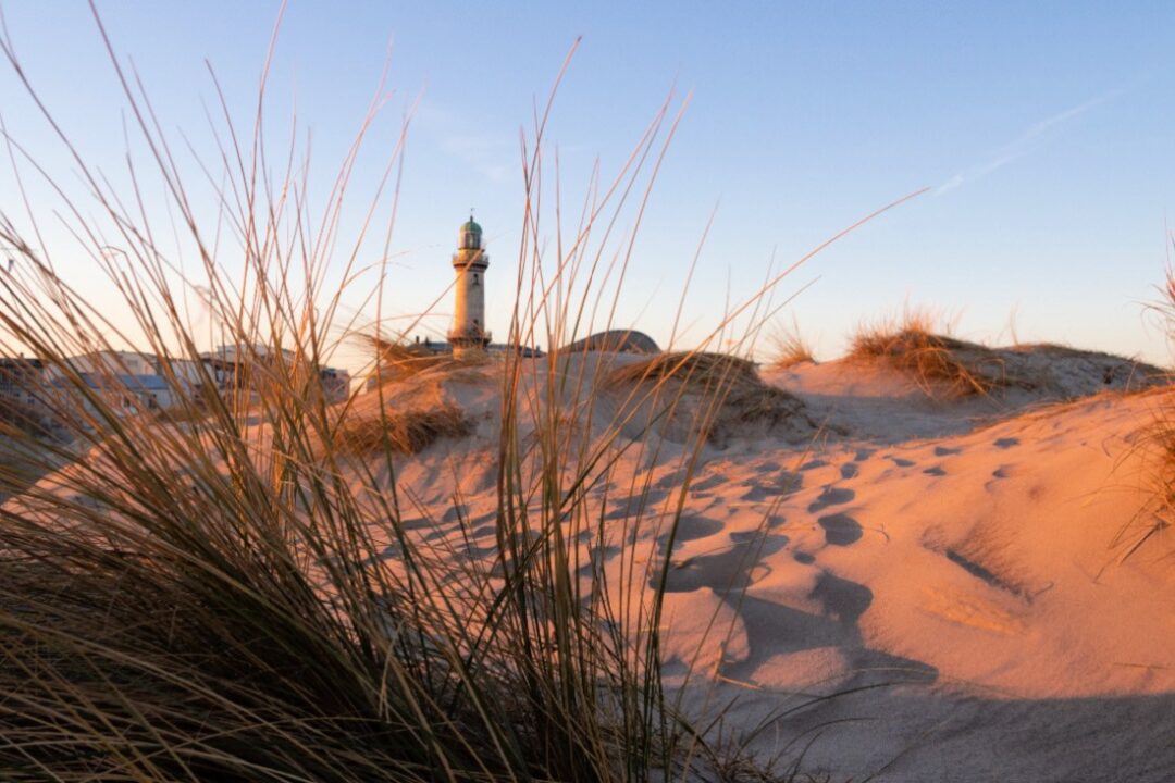 Leuchtturm Warnemünde bei Sonnenaufgang